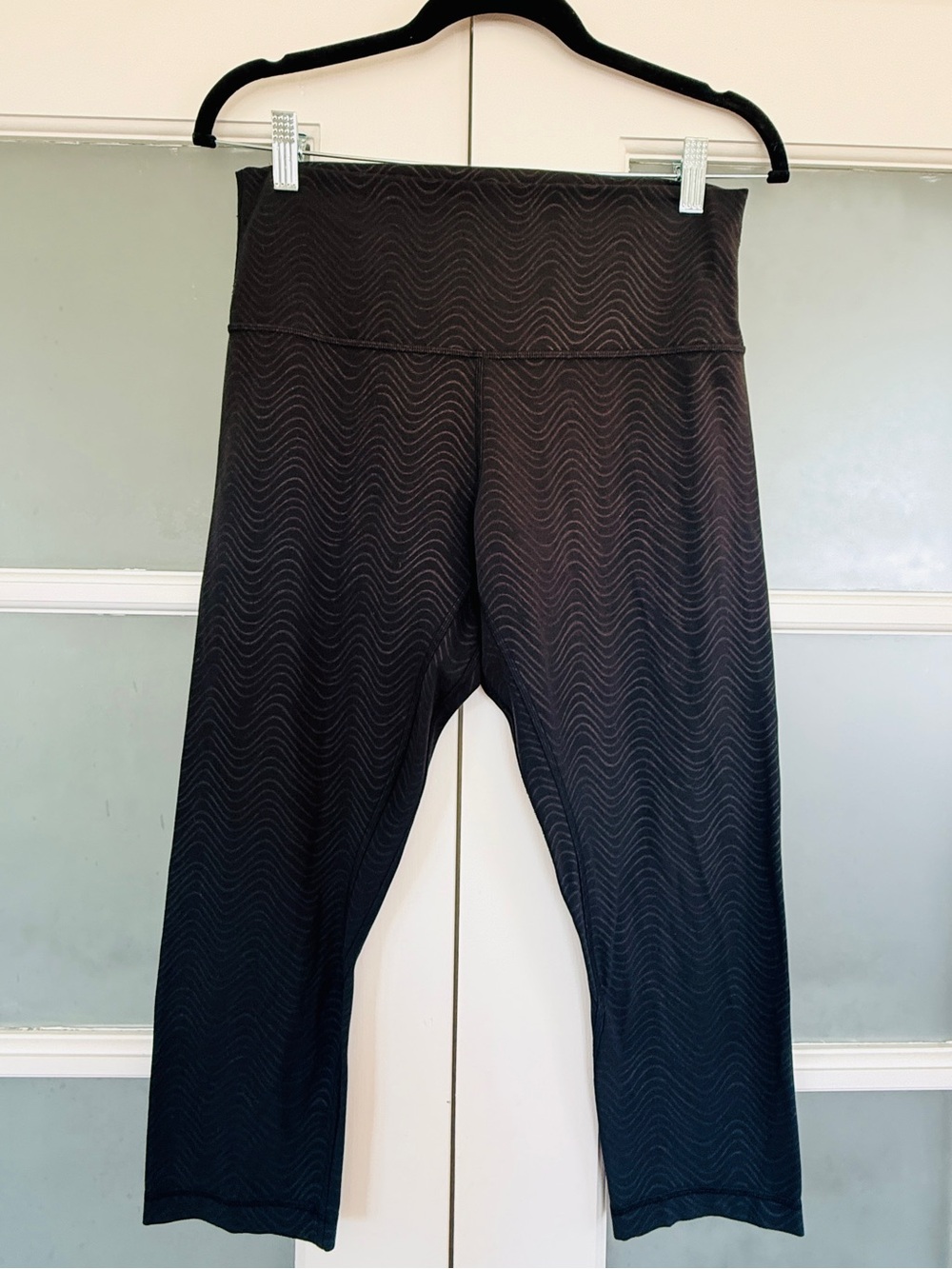 Lululemon Align High-Rise Crop 25” Wave Print Black Leggings Size 10